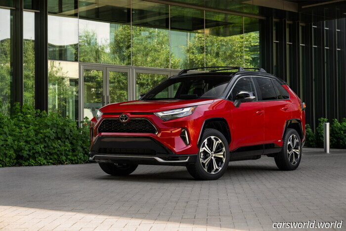Он Понятия Не Имел, Что Toyota Продает Данные О Его Вождении Страховщикам, И Теперь Подает В Суд на Carscoops
